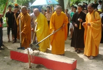 Bắc Ninh: Chùa Vinh Phúc – Quan Độ đúc Đại hồng chung và xây tháp thờ Phật Quán Thế Âm Bồ tát